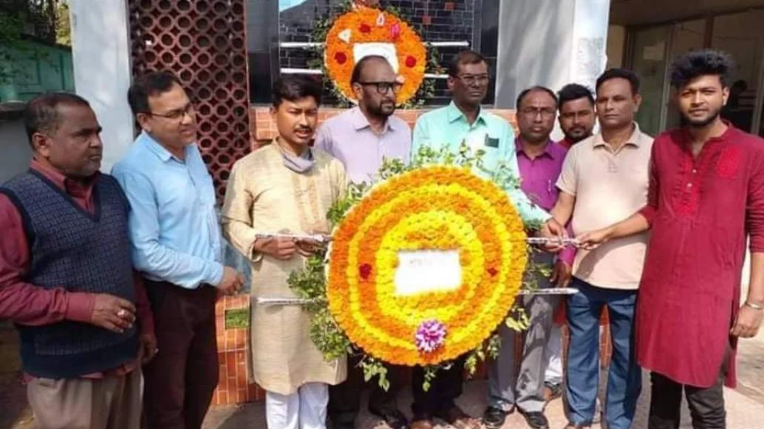 জুতা পায়েই বঙ্গবন্ধুকে শ্রদ্ধা জানালেন আওয়ামী লীগ নেতারা