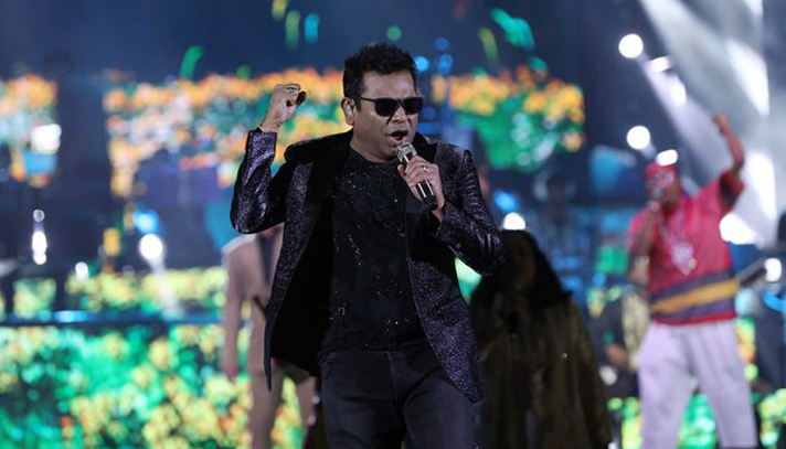 ‘ক্রিকেট সেলিব্রেট মুজিব ১০০’ কনসার্টে গানের সুরে শ্রোতাদের মুগ্ধ করেছেন এ আর রাহমান