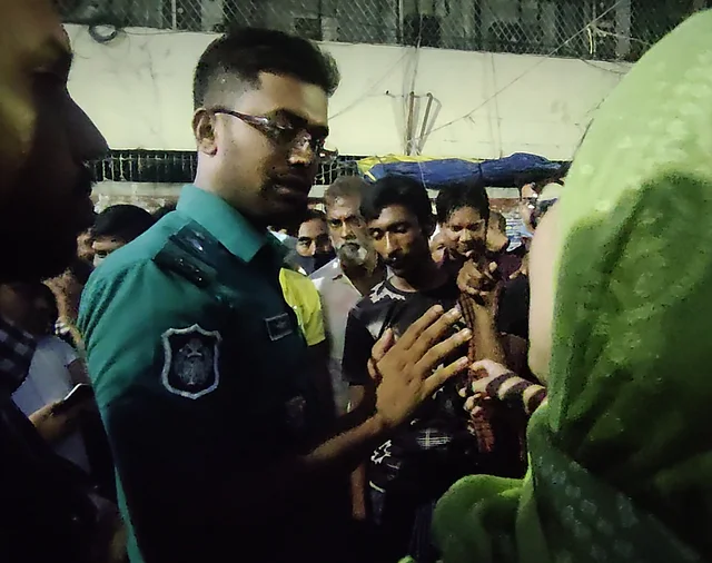 ২৭ ছিনতাইকারীকে ধরেছে পুলিশ, সেই ছাত্রীর মুঠোফোনের হদিস মেলেনি