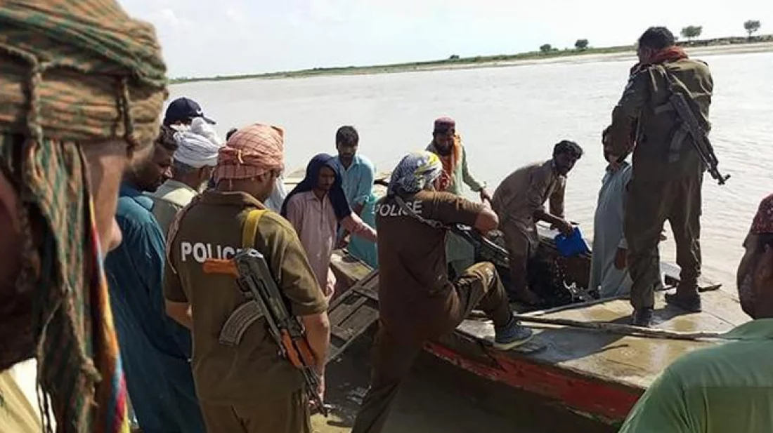 পাকিস্তানে বরযাত্রীবাহী নৌকাডুবে ২১ জনের মৃত্যু