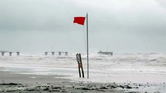 সমুদ্রবন্দরে ৩ নম্বর সতর্ক সংকেত জারি