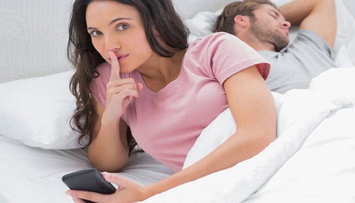 যে কারণে স্বামীর সঙ্গে প্রতারণা করেন স্ত্রী