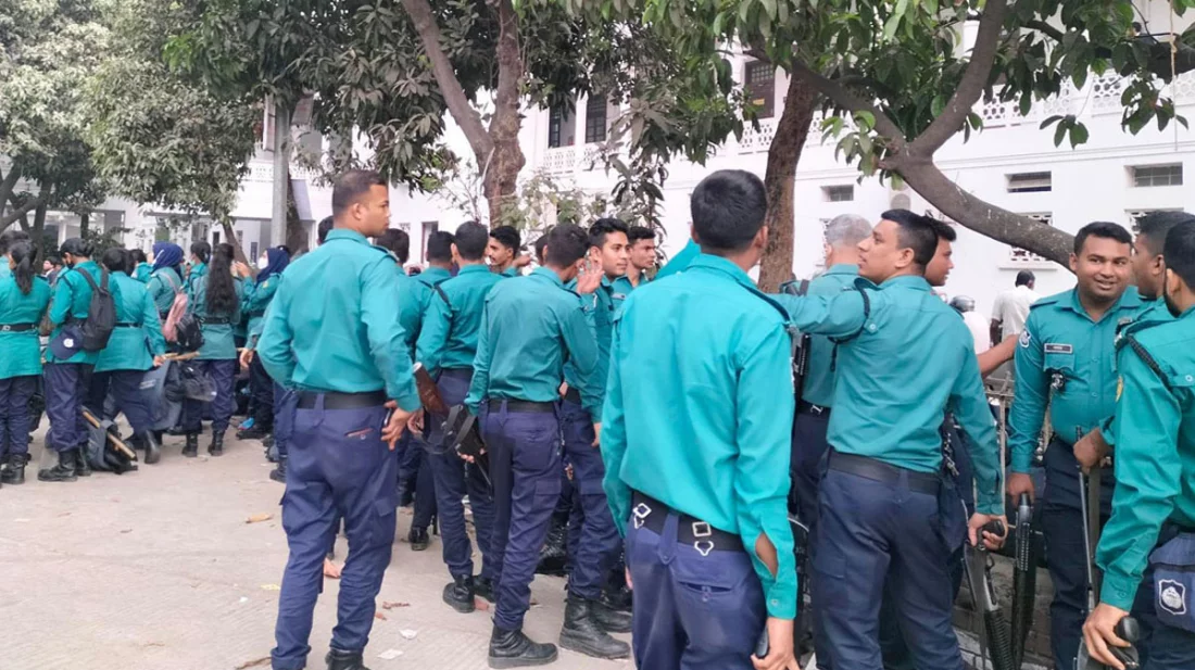 বার নির্বাচনে আজও ৫ শতাধিক পুলিশ মোতায়েন