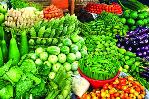 রমজানের আগে অস্বস্তিতে বাজার সব জিনিসের দাম বেড়েছে ৪০ থেকে ৫০ ভাগ, মাছ মাংস লাগাম ছাড়া