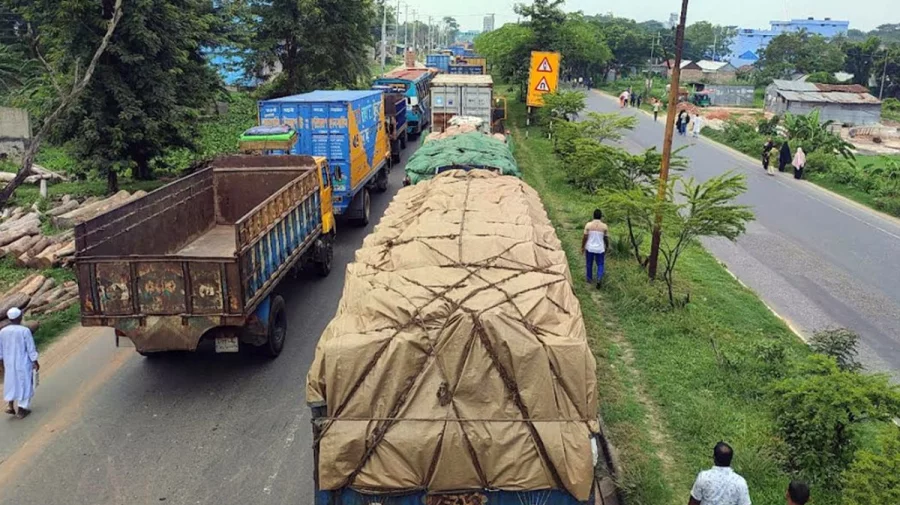 মুখোমুখি আওয়ামী লীগের দুই পক্ষ, ঢাকা-চট্টগ্রাম মহাসড়ক বন্ধ