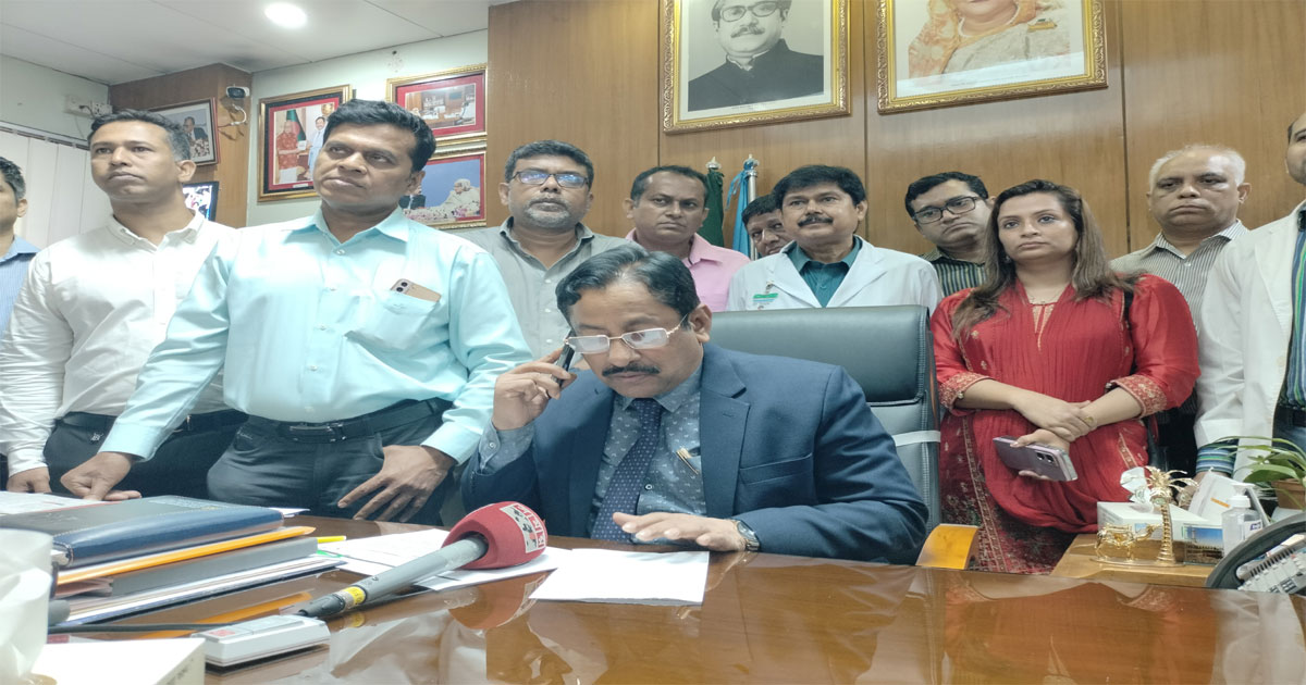 বঙ্গবন্ধু শেখ মুজিব মেডিকেল বিশ্ববিদ্যালয়ে দিনভর অবরুদ্ধ ভিসি, বৈঠকেও হয়নি সমাধান