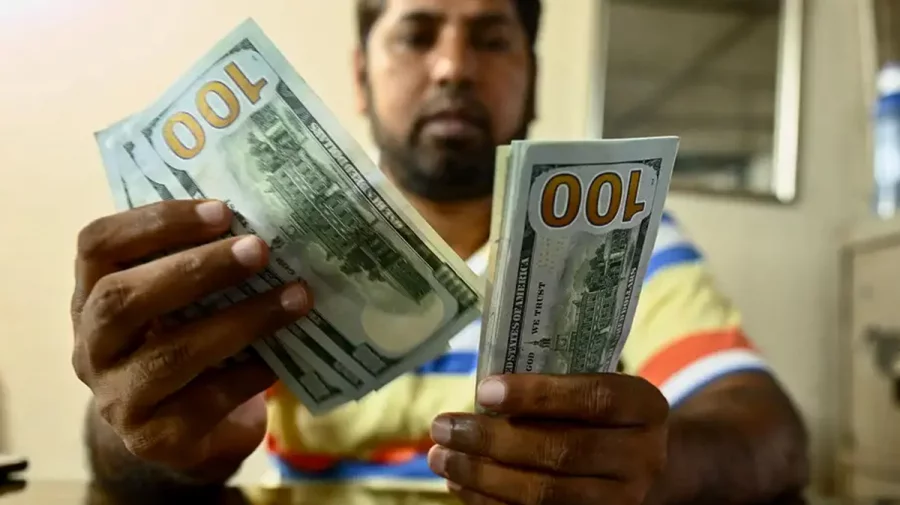 ডলার সংকট মোকাবিলায় ব্যাংকগুলোকে ‘বিশেষ’ নির্দেশ