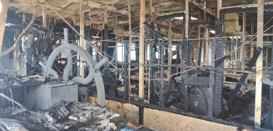 সদরঘাটে লঞ্চের আগুন নিয়ন্ত্রণে