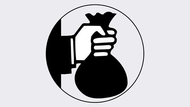 ঋণের সুদ বাড়াচ্ছে ব্যাংক নতুন সুদের হার অনুযায়ী বাড়তি কিস্তি কাটা শুরু করেছে কিছু ব্যাংক। আবার কিছু ব্যাংক অপেক্ষা করছে পরিস্থিতি বুঝে ওঠার জন্য।