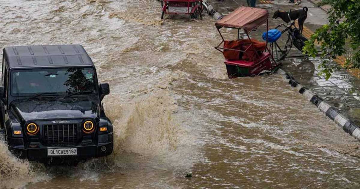 দিল্লিতে যমুনার ভয়াবহ রূপ, হিমাচলে নিহত বেড়ে ৮৮