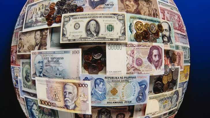 বিশ্ব বাণিজ্যে ডলারের আধিপত্য কমছে বিকল্প মুদ্রায় লেনদেনের জটিলতায় বাংলাদেশ