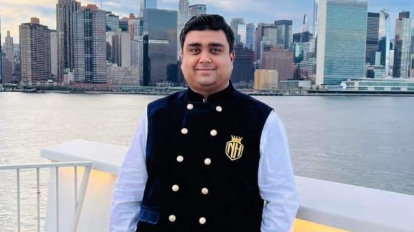 আ. লীগের শিল্প ও বাণিজ্য বিষয়ক উপ- কমিটির সদস্য  নাহিয়ান