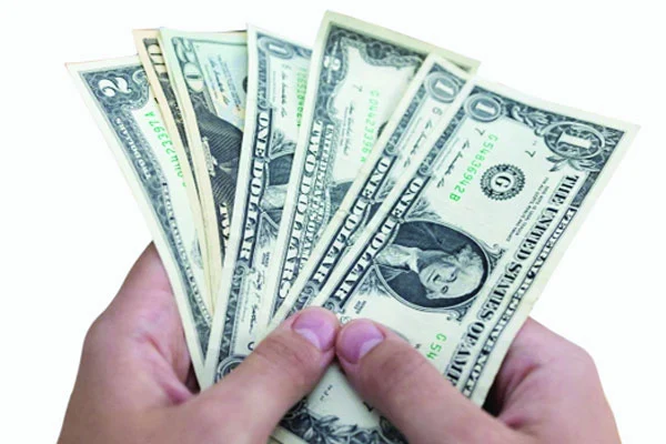 আইএমএফ ঋণের পরেও কাটেনি ডলার সংকট