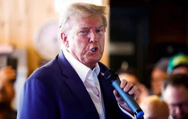 আত্মসমর্পণের ঘোষণা দিলেন ট্রাম্প