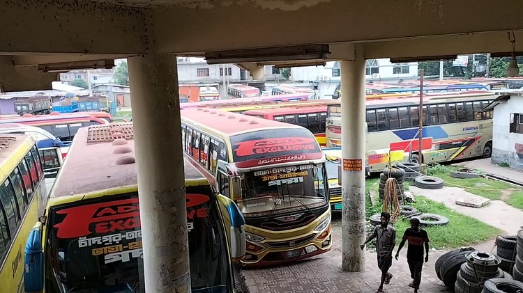 দ্বিতীয় দিনেও ঢাকা-চাঁদপুর বাস শ্রমিকদের কর্মবিরতি