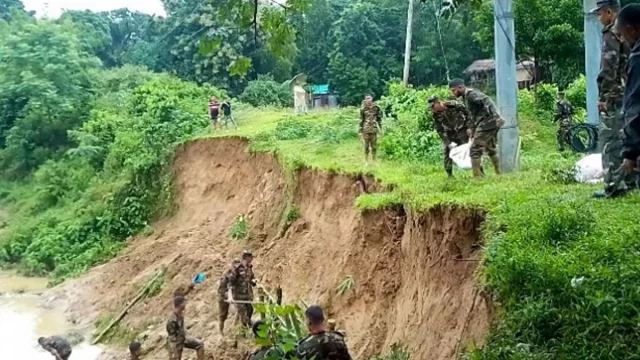 চট্টগ্রাম ও বান্দরবানে বন্যা-ভূমিধস মোকাবিলায় সেনা মোতায়েন
