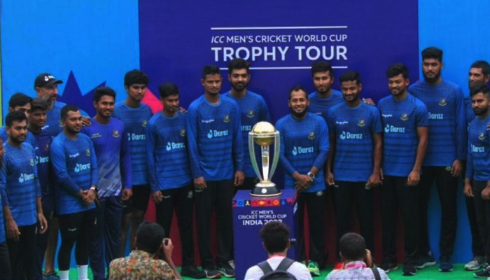 মিরপুরে বিশ্বকাপের ট্রফি