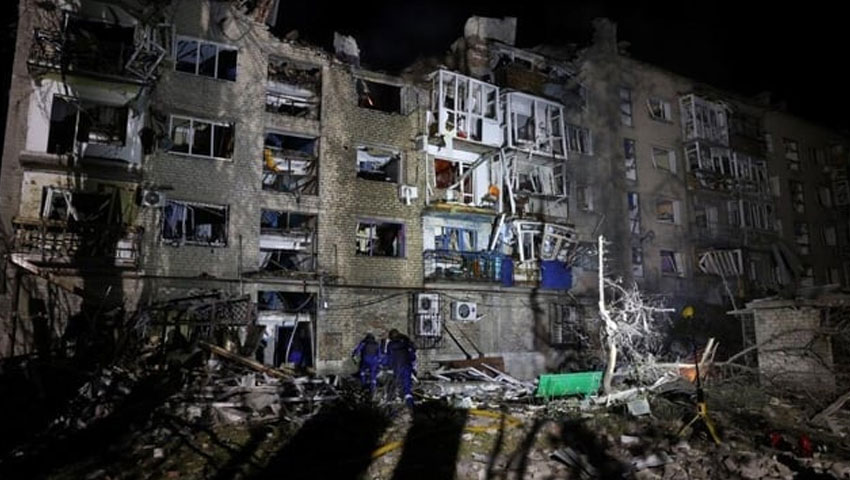 পূর্ব ইউক্রেনের আবাসিক ভবনে রাশিয়ার হামলা, নিহত ৭