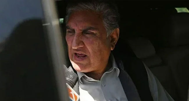 পাকিস্তানে ইমরানের দলের ভাইস চেয়ারম্যান শাহ কোরেশি গ্রেফতার