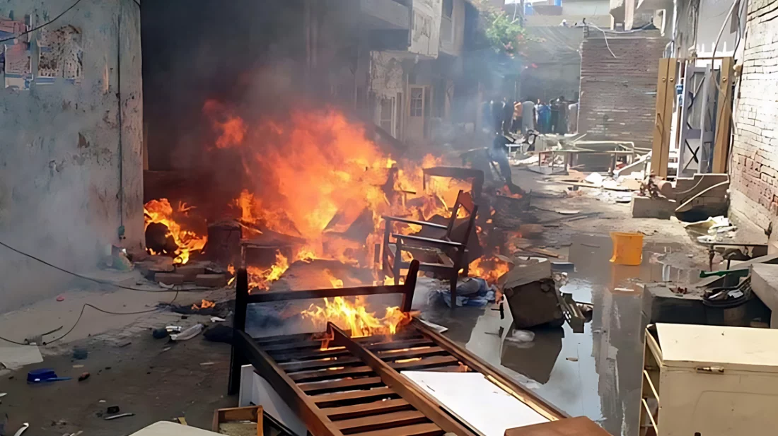 পাকিস্তানে গির্জা ভাঙচুরের ঘটনায় ১০০ জন আটক