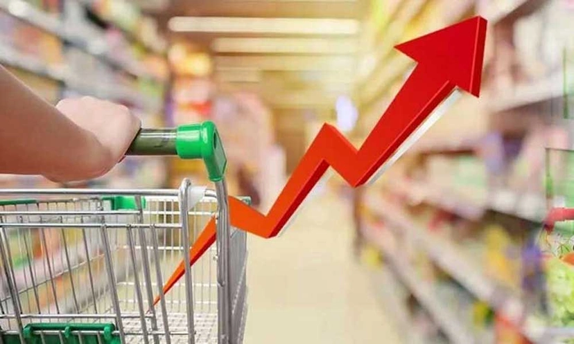 চলমান  রাজনৈতিক উত্তাপের সঙ্গে বাড়ছে মূল্যস্ফীতিও