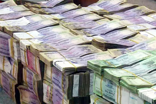 খেলাপি ঋণ নিয়ে সংকটে ব্যবসায়ীরা ৮৫ টাকা ডলারে খোলা ঋণপত্র শোধ করতে হচ্ছে ১০৮ টাকা হারে, রাশিয়া উক্রেন যুদ্ধ কভিডসহ নানা কারণে নাস্তানাবুদ শিল্পোদ্যোক্তারা