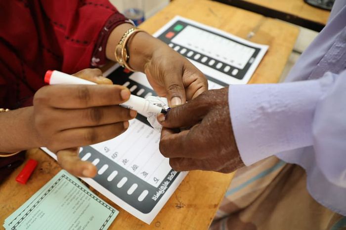 দ্বাদশ জাতীয় সংসদ  নির্বাচনের পরিবেশ নিয়ে প্রশ্ন, তবু চলছে প্রস্তুতি