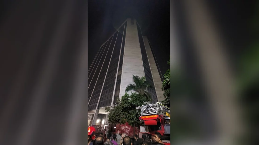 মতিঝিলে সেনা কল্যাণ ভবনে আগুন