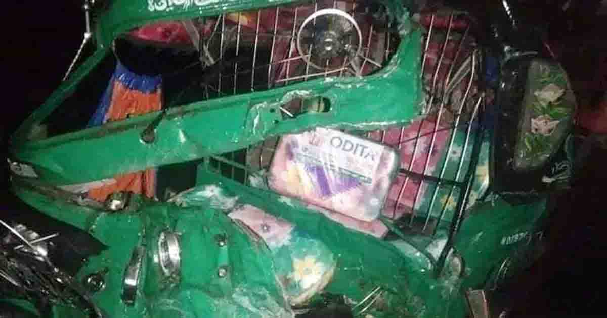 ফেনীতে বাসচাপায় নিহত ৩