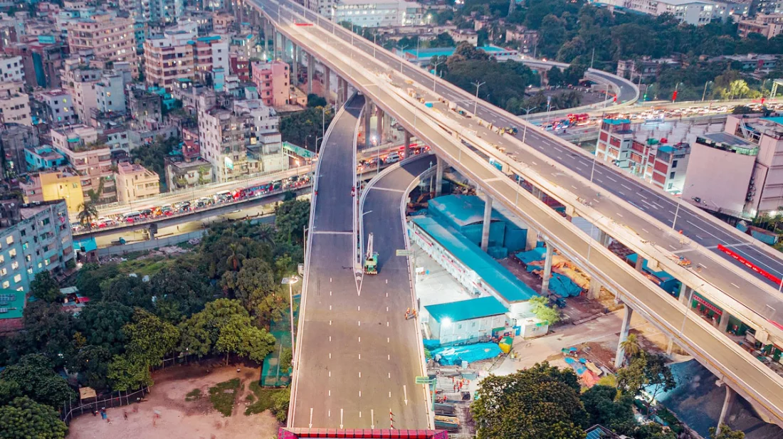 রাজধানীর যেসব রাস্তা এড়িয়ে চলবেন আজ