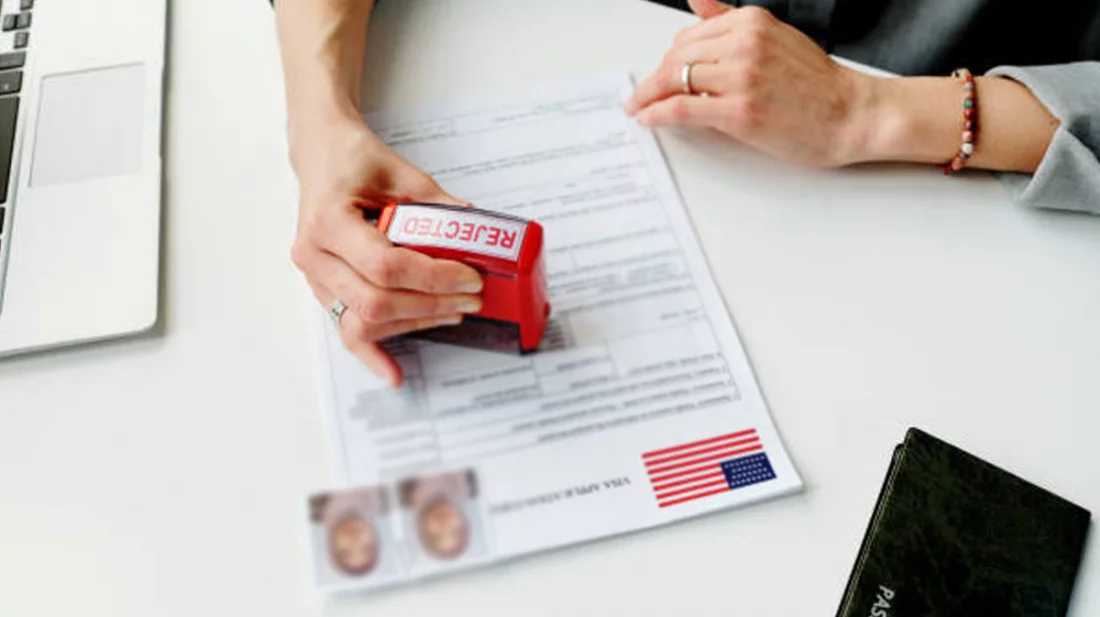 ভিসানীতি নিয়ে প্রবাসীদের প্রতিক্রিয়া রাজনীতিবিদদের কারণেই ক্ষুণ্ন হচ্ছে দেশের ভাবমূর্তি  ।