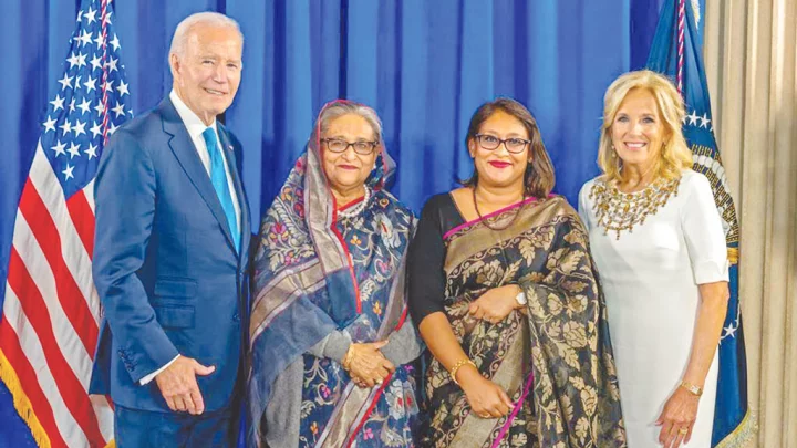 যুক্তরাষ্ট্রের ভিসা নিষেধাজ্ঞার রাজনীতি এ কথা ঠিক যে একটি স্বাধীন সার্বভৌম দেশের আইন প্রয়োগকারী সংস্থা, ক্ষমতাসীন দল ও বিরোধী দলের সদস্যদের প্রতি নিষেধাজ্ঞা অত্যন্ত অপমান ও অমর্যাদার। এর সুদূরপ্রসারী ফলাফল রয়েছে।