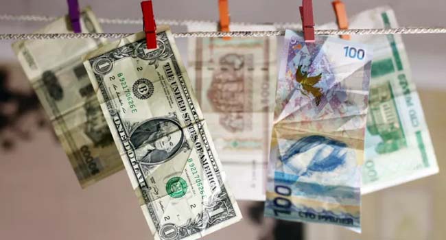 তৈরি পোশাক রফতানির নামে অর্থ পাচারের আসল চিত্র কী?