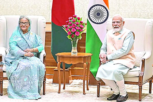 শেখ হাসিনার প্রশংসায় মোদি ♦ মোদির বাসভবনে ঘণ্টাব্যাপী বৈঠক ♦ তিন সমঝোতা স্মারক সই