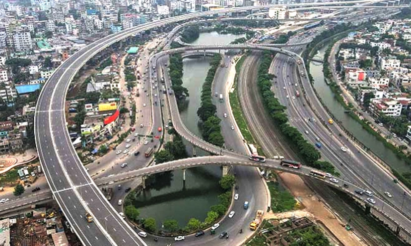 প্রথম ২ ঘণ্টায় এক্সপ্রেসওয়েতে উঠল ৯৪২ যানবাহন