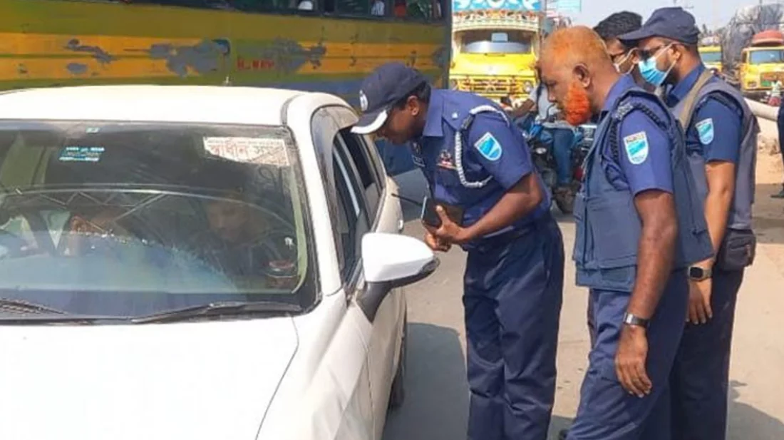 আওয়ামী লীগ-বিএনপির পাল্টপাল্টি সমাবেশ: আমিনবাজারে গাড়ি থামিয়ে তল্লাশি