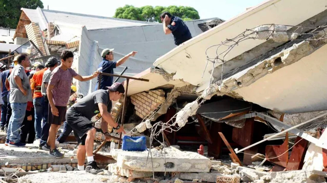 মেক্সিকোয় গির্জার ছাদ ধসে নিহত ৭, ধ্বংসস্তূপে আটকা ৩০