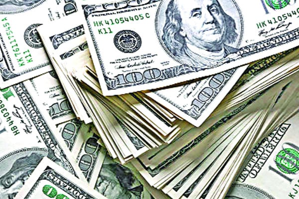 বাড়ছে বিদেশযাত্রা, কমছে রেমিট্যান্স ৯ মাসে গেছে প্রায় ১০ লাখ শ্রমিক ♦ ৪১ মাসের মধ্যে সর্বনিম্ন রেমিট্যান্স সেপ্টেম্বরে