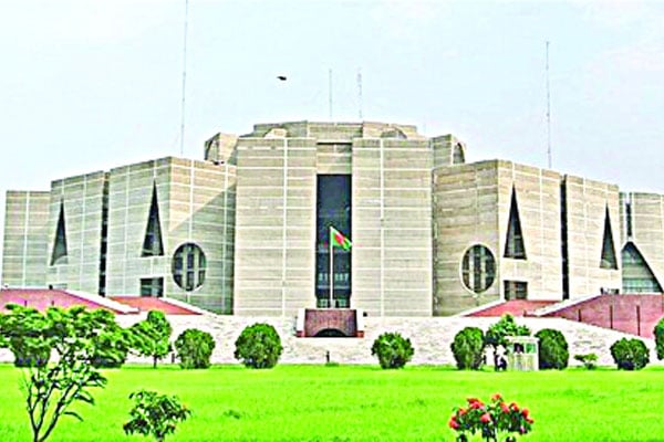 সংসদ নির্বাচনের মহাযজ্ঞ শুরু ইউএনও, উপজেলা নির্বাচন কর্মকর্তাদের প্রশিক্ষণের মাধ্যমে শুরু নির্বাচনী কাজ ♦ ২০১৪ ও ২০১৮ সালের নির্বাচনের চাপ আমাদের ওপর : সিইসি