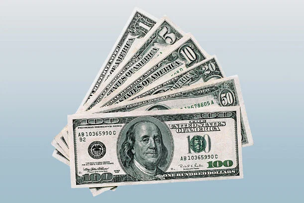 ঋণপত্র খুলতে জটিলতা ডলার–সংকট কাটছে না, বাড়ছে ব্যবসার খরচ  দুই সপ্তাহের কমে কেউ-ই ঋণপত্র খুলতে পারছে না। আবার ঋণপত্র খুলতে নির্ধারিত দরের চেয়ে বেশি দিতে হচ্ছে ডলারপ্রতি ৫-৬ টাকা।