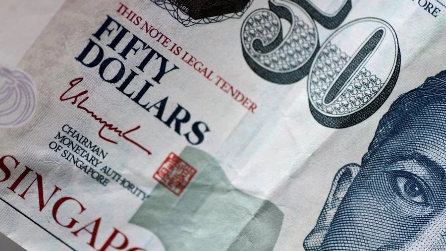 অন্যতম বড় অর্থ পাচার সিঙ্গাপুরে ২০০ কোটি ডলারের সম্পদ জব্দ বিদেশ থেকে টাকাপয়সা সিঙ্গাপুরে আনছেন—এমন অনেক মানুষকে শনাক্ত করেছে পুলিশ। এসব অর্থ অপরাধের মাধ্যমে উপার্জিত বলে সন্দেহ করা হয়।