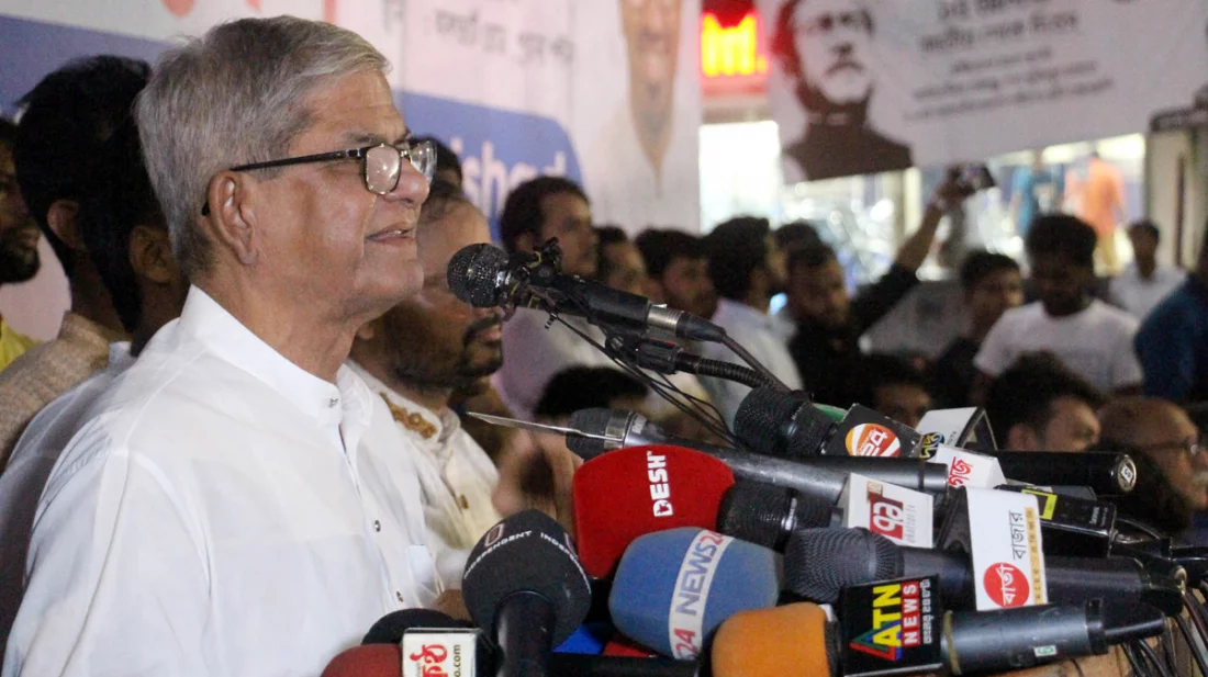 রাজনীতি ‘পশ্চিমাদের চাপে সুষ্ঠু নির্বাচনের কথা বলছে সরকার’