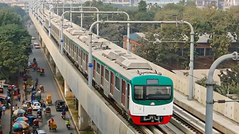 ৩২ মিনিটে উত্তরা থেকে মতিঝিল, উচ্ছ্বসিত মেট্রোর যাত্রীরা