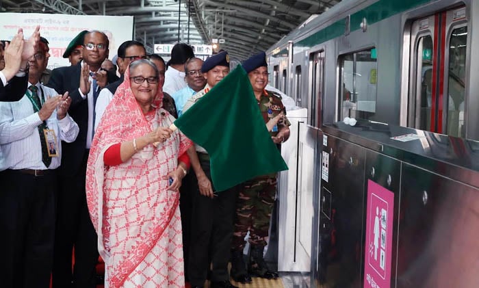 PM opens metro rail’s Agargaon-Motijheel section