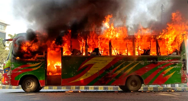 অবরোধের ৩০ ঘণ্টায় সারাদেশে অগ্নিসংযোগ হয়েছে ১৮টি