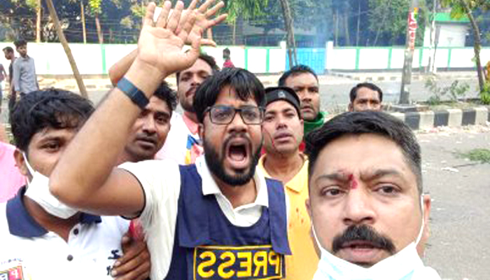 ভেস্ট পরে বাসে আগুন দেওয়া সেই যুবক যুবদলের