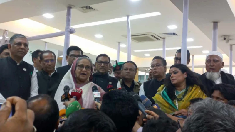 আ. লীগের মনোনয়ন ফরম বিক্রি উদ্বোধন করলেন শেখ হাসিনা