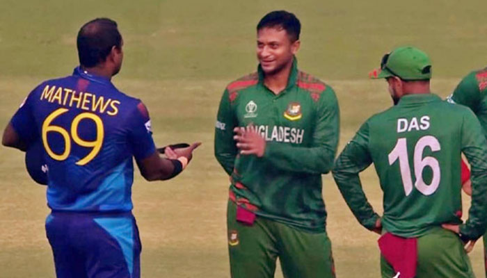 ‘শ্রীলঙ্কায় গেলে সাকিবকে পাথর মারা হবে’।