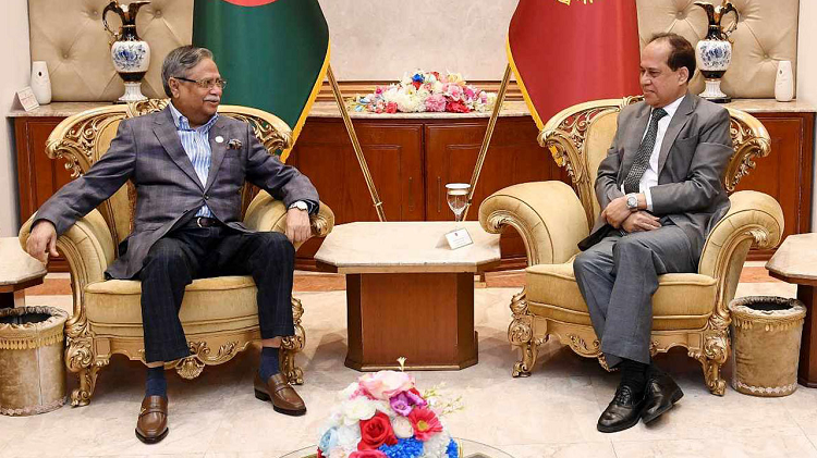 নির্ধারিত সময়ের মধ্যেই নির্বাচন হবে : সিইসি