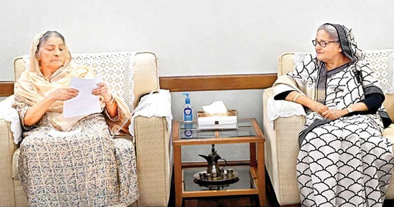 প্রধানমন্ত্রী শেখ হাসিনার সঙ্গে সাক্ষাৎ করতে গণভবনে রওশন এরশাদ